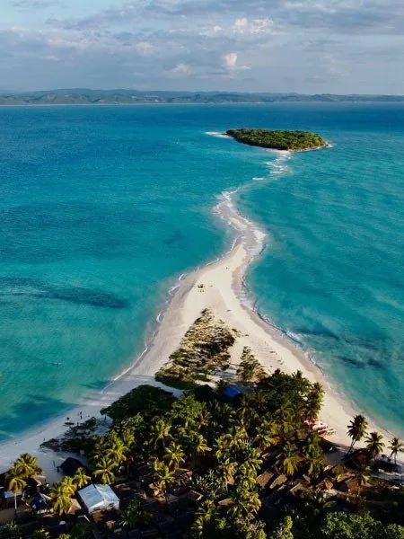 Nosy Iranja sandbank island